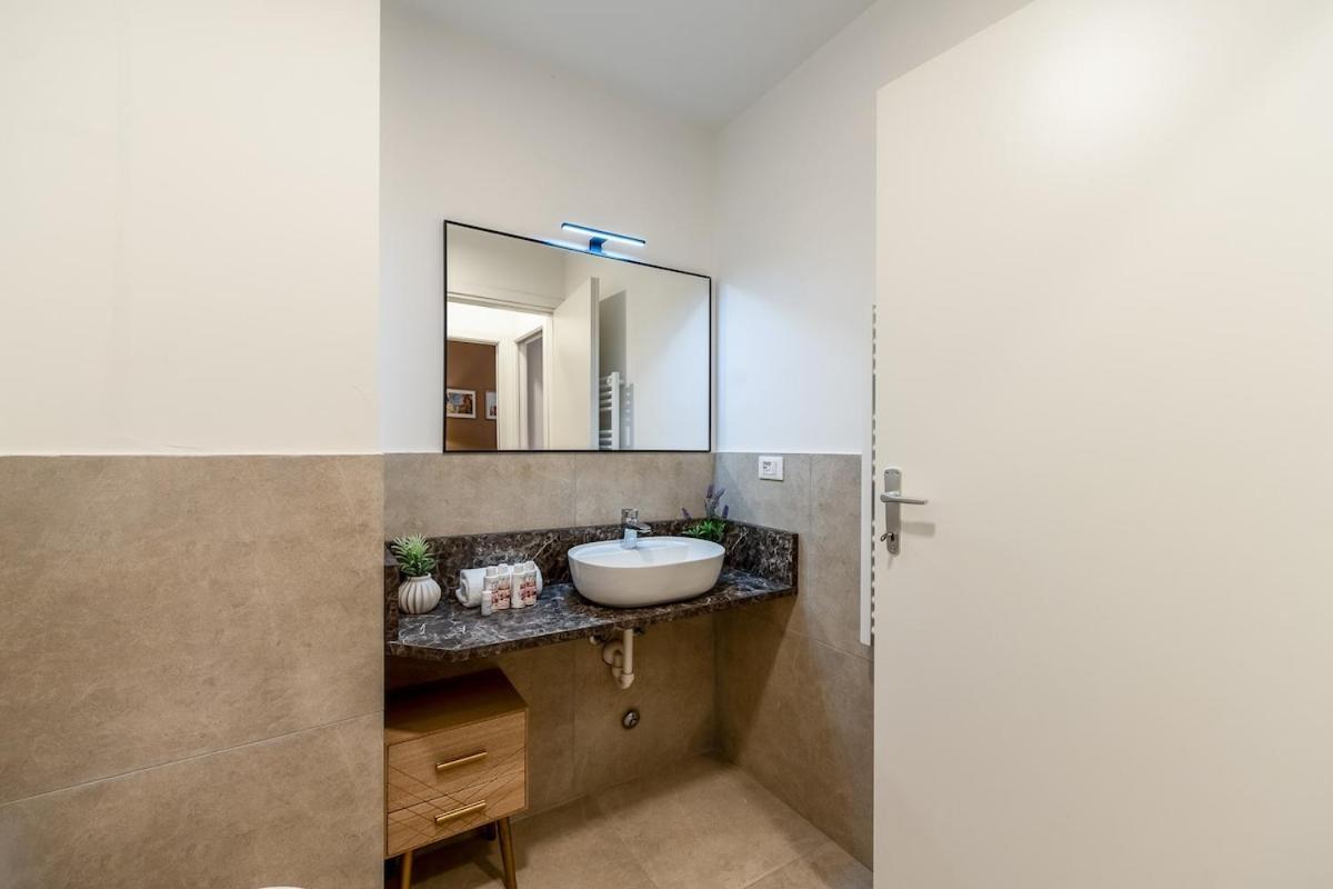 Authentic Private Flat 2 Min From Navigli Appartement Milaan Buitenkant foto