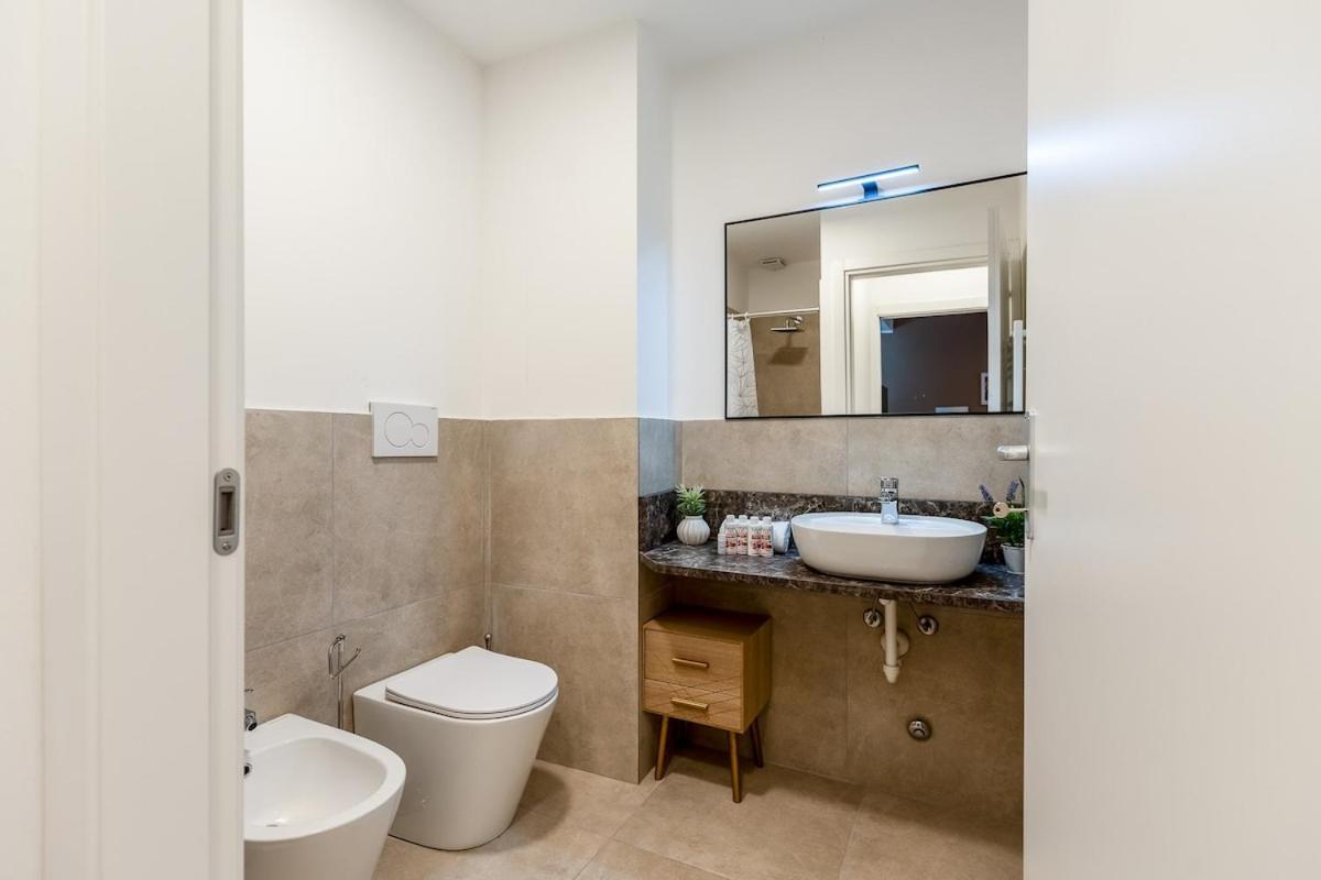 Authentic Private Flat 2 Min From Navigli Appartement Milaan Buitenkant foto